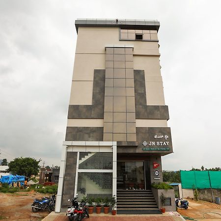 Oyo 15220 Jn Stay Mysore Esterno foto